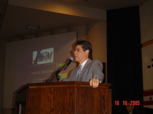 Ministrando Conferencia Lideres